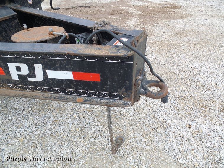 image for item DG5594 2014 PJ Trailers FD282 equipment trailer