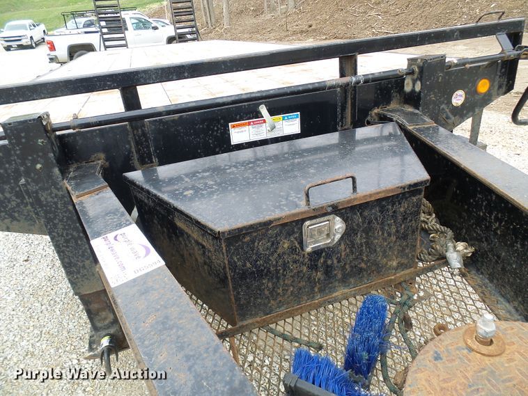 image for item DG5594 2014 PJ Trailers FD282 equipment trailer