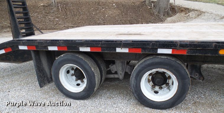 image for item DG5594 2014 PJ Trailers FD282 equipment trailer