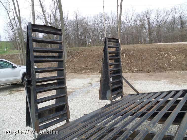 image for item DG5594 2014 PJ Trailers FD282 equipment trailer