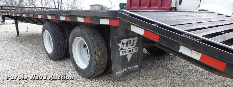 image for item DG5594 2014 PJ Trailers FD282 equipment trailer