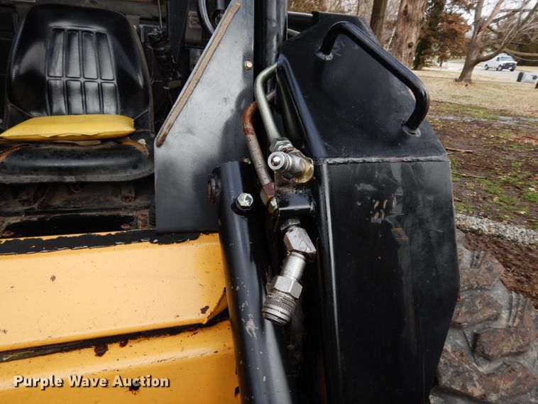 image for item DG6337 1996 New Holland LX865  skid steer loader