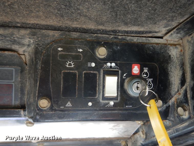 image for item DG6337 1996 New Holland LX865  skid steer loader