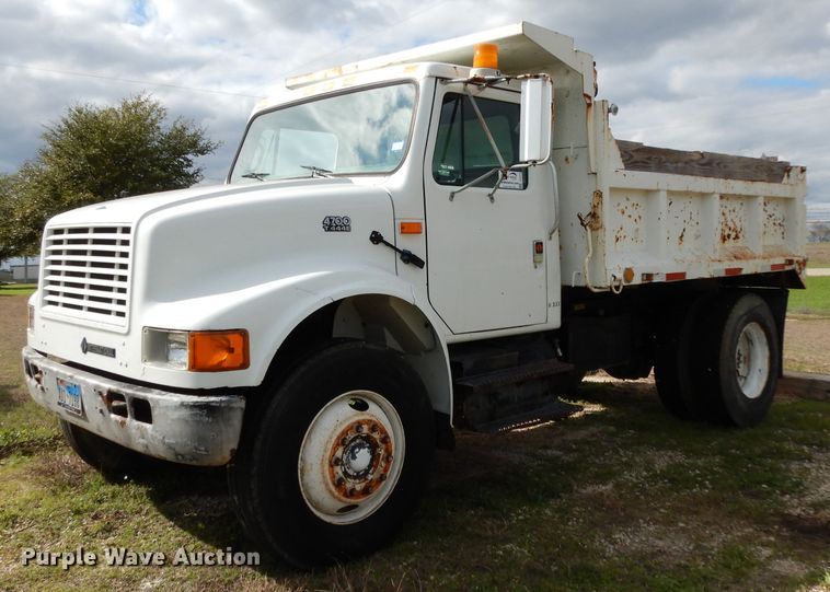 image for item DH2376 1990 International 4900 dump truck