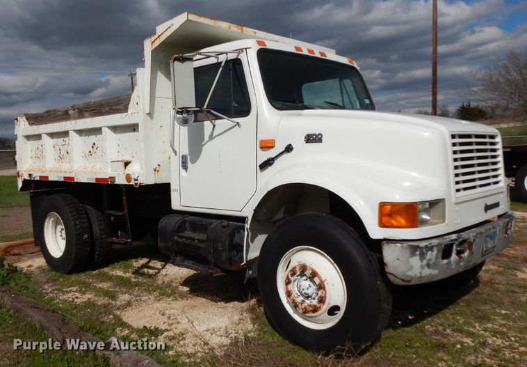 image for item DH2376 1990 International 4900 dump truck
