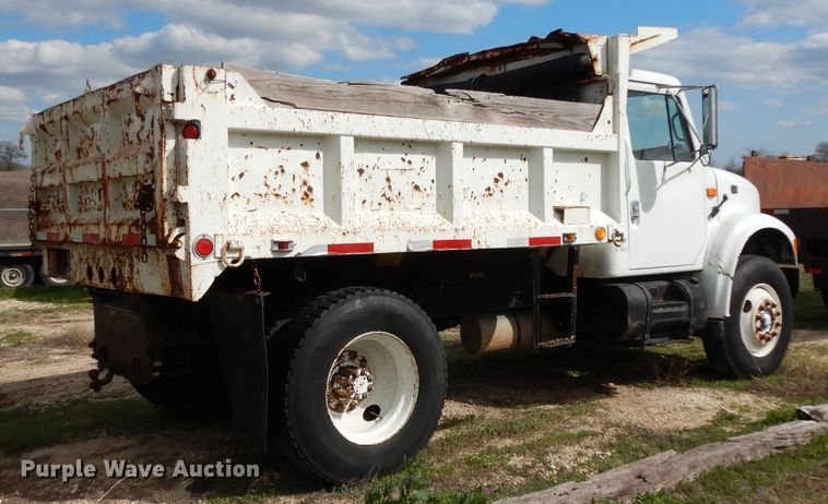 image for item DH2376 1990 International 4900 dump truck
