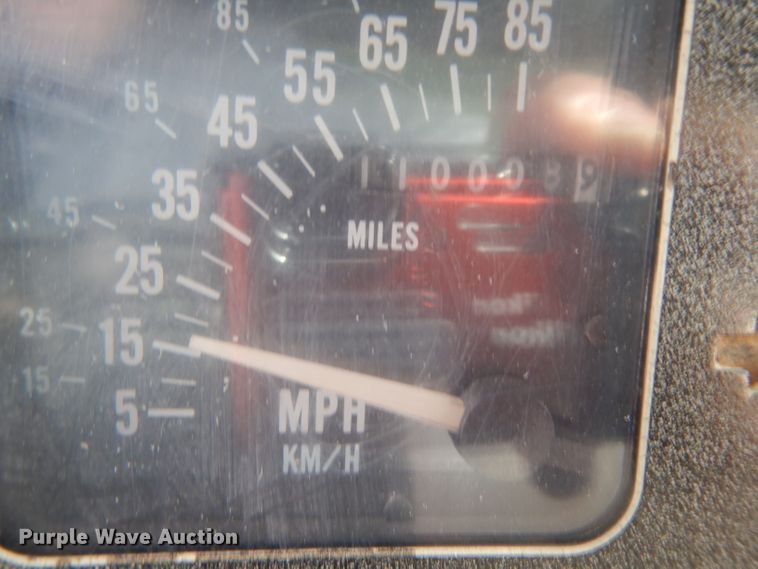 image for item DH2376 1990 International 4900 dump truck