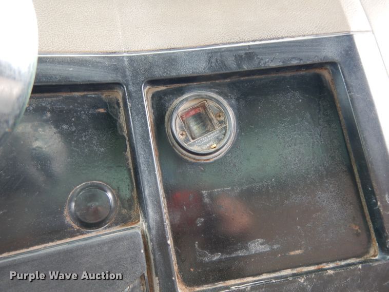 image for item DH2376 1990 International 4900 dump truck