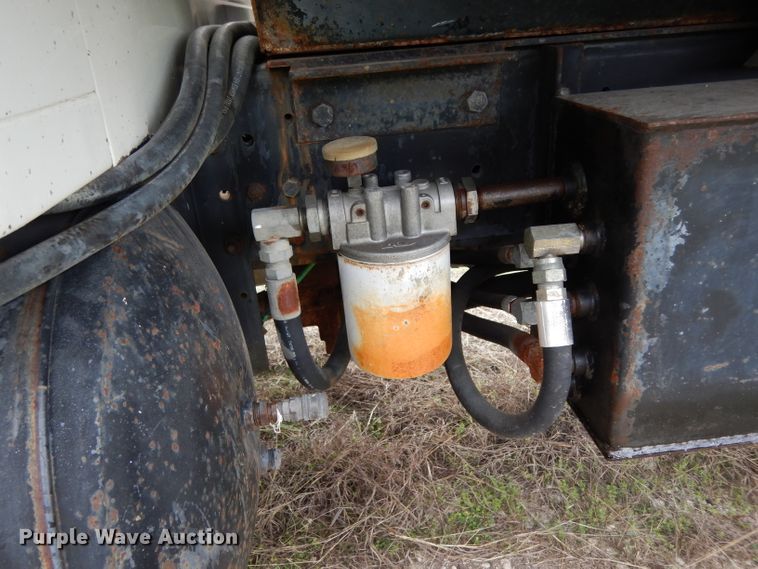 image for item DH2376 1990 International 4900 dump truck