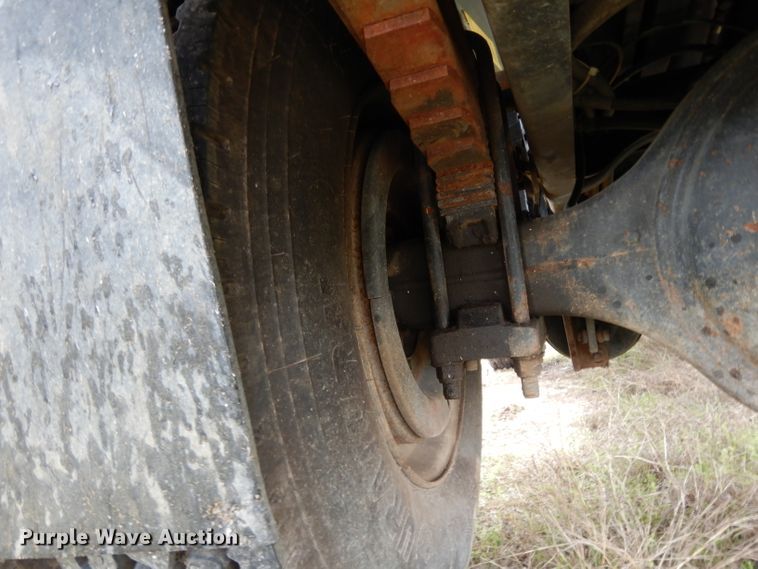 image for item DH2376 1990 International 4900 dump truck