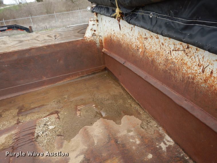 image for item DH2376 1990 International 4900 dump truck