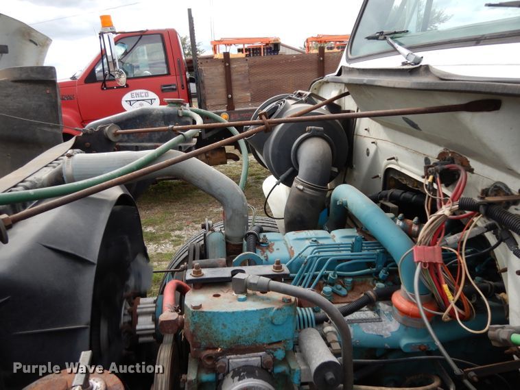 image for item DH2376 1990 International 4900 dump truck