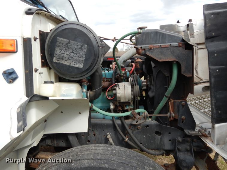 image for item DH2376 1990 International 4900 dump truck