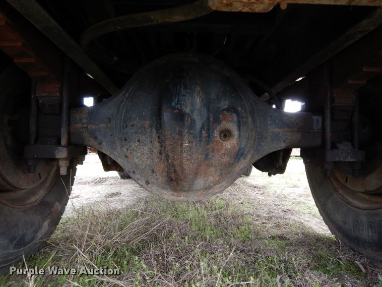 image for item DH2376 1990 International 4900 dump truck