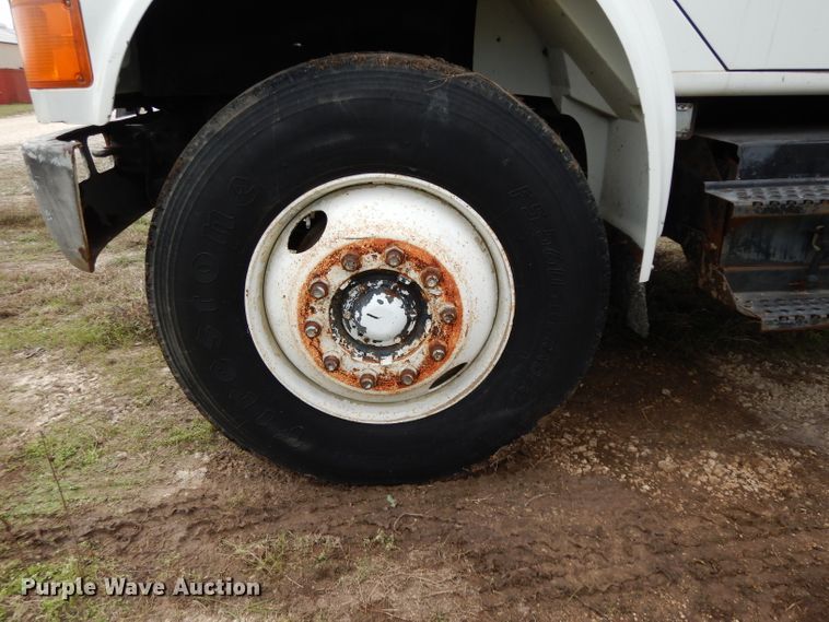 image for item DH2376 1990 International 4900 dump truck