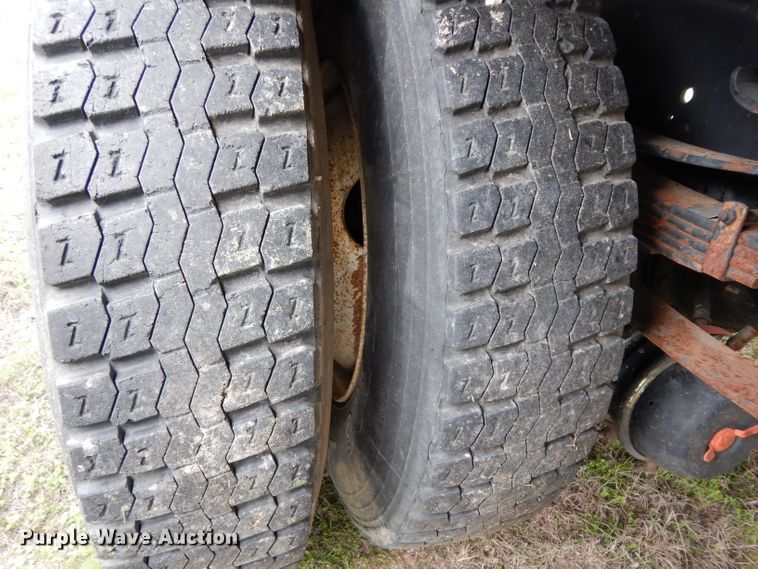 image for item DH2376 1990 International 4900 dump truck