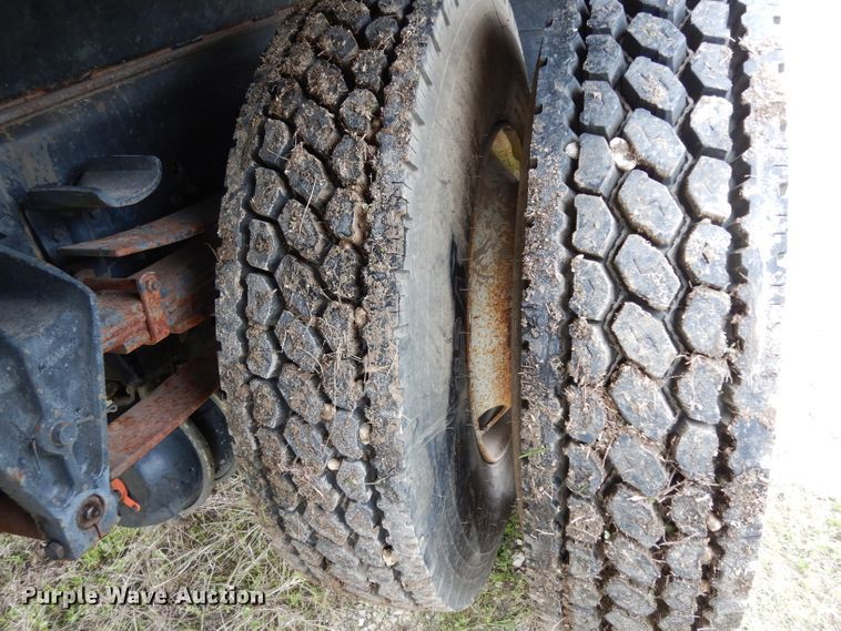 image for item DH2376 1990 International 4900 dump truck