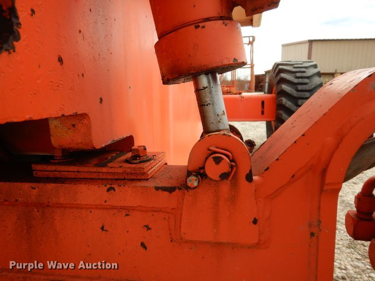 image for item DH2377 1993 JLG 40HA  boom lift