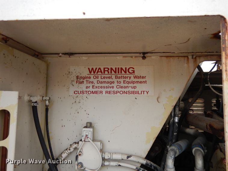 image for item DH2377 1993 JLG 40HA  boom lift