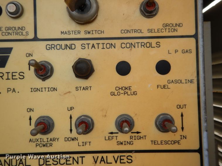 image for item DH2377 1993 JLG 40HA  boom lift