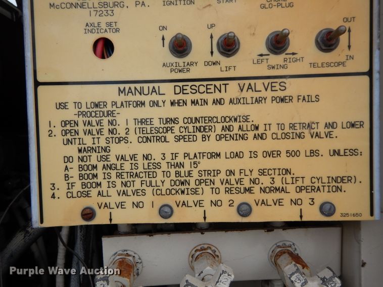 image for item DH2377 1993 JLG 40HA  boom lift