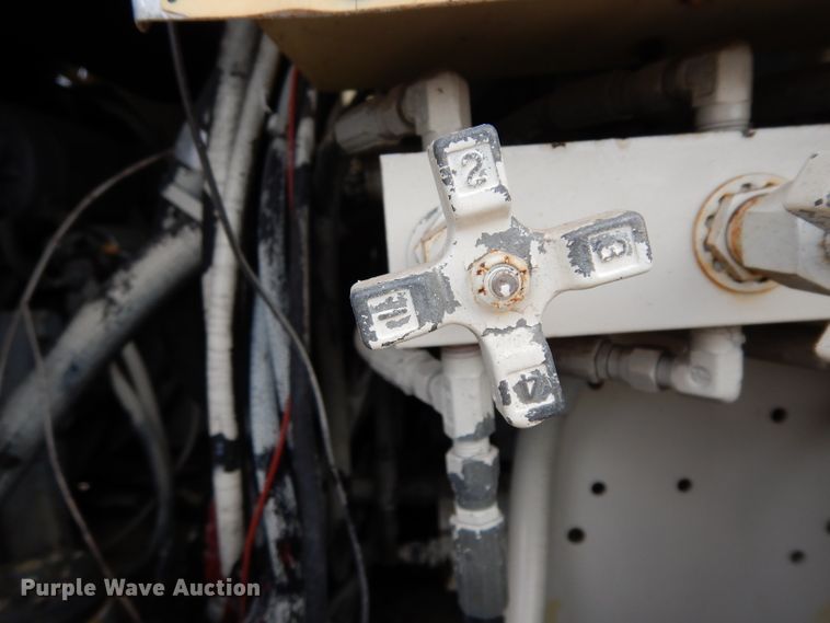 image for item DH2377 1993 JLG 40HA  boom lift