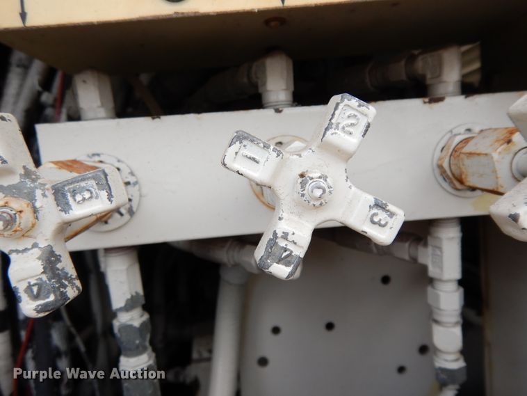 image for item DH2377 1993 JLG 40HA  boom lift