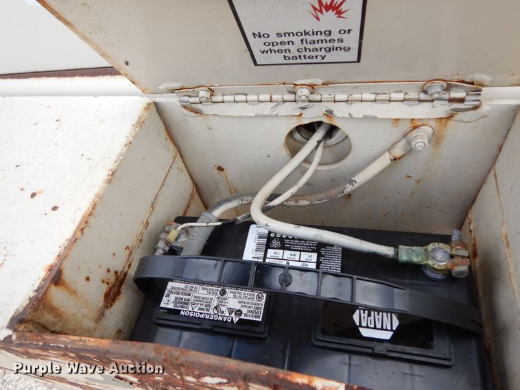 image for item DH2377 1993 JLG 40HA  boom lift