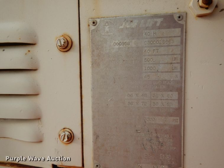 image for item DH2377 1993 JLG 40HA  boom lift