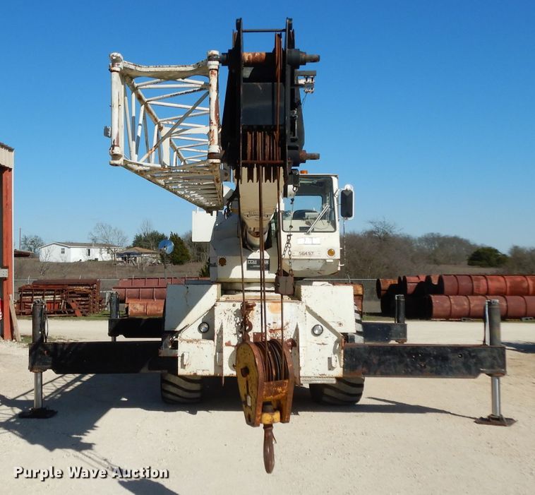 image for item DH2378 1999 P & H CN128 crane