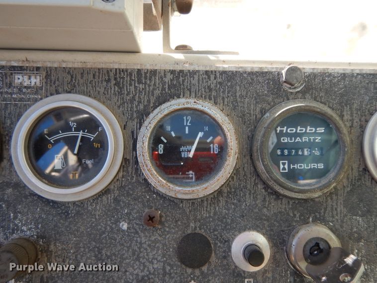 image for item DH2378 1999 P & H CN128 crane