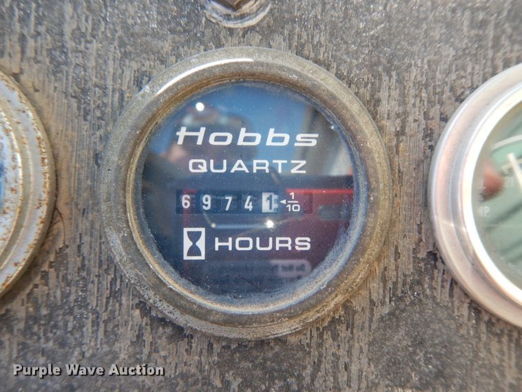 image for item DH2378 1999 P & H CN128 crane