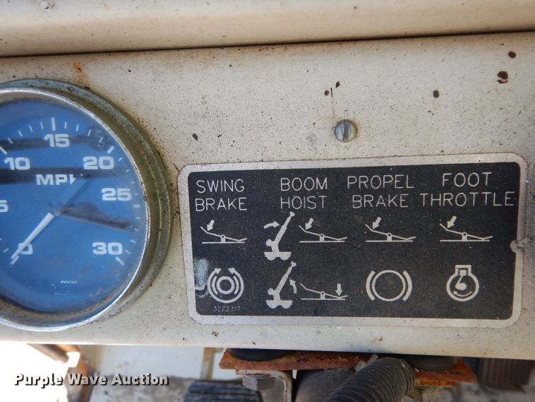 image for item DH2378 1999 P & H CN128 crane