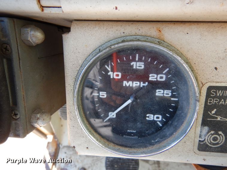 image for item DH2378 1999 P & H CN128 crane