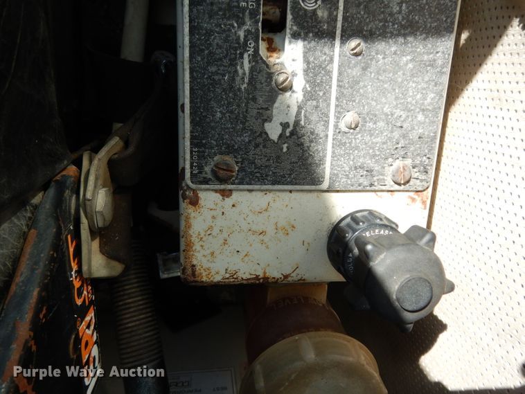 image for item DH2378 1999 P & H CN128 crane