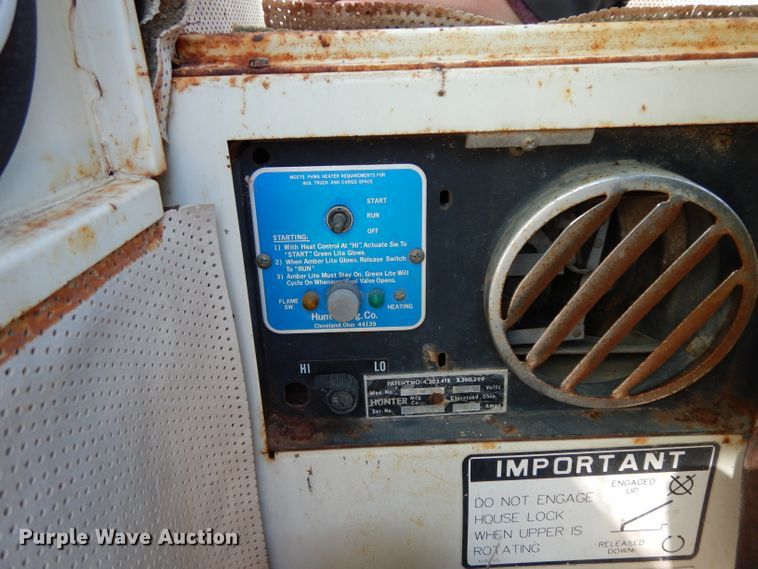 image for item DH2378 1999 P & H CN128 crane