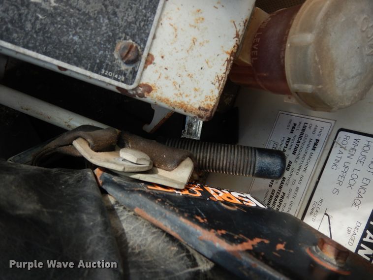 image for item DH2378 1999 P & H CN128 crane