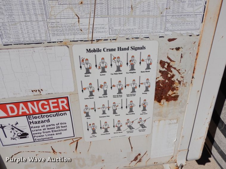 image for item DH2378 1999 P & H CN128 crane