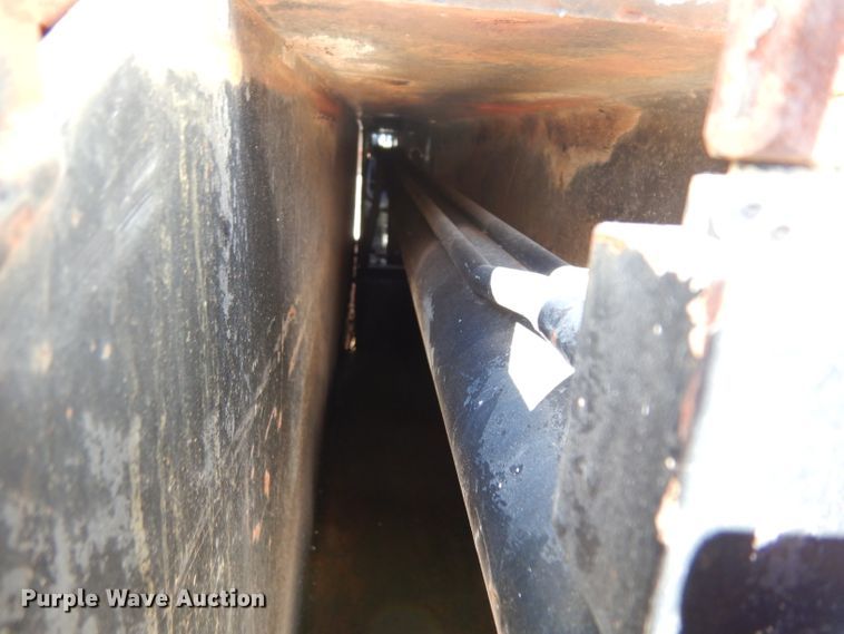 image for item DH2378 1999 P & H CN128 crane