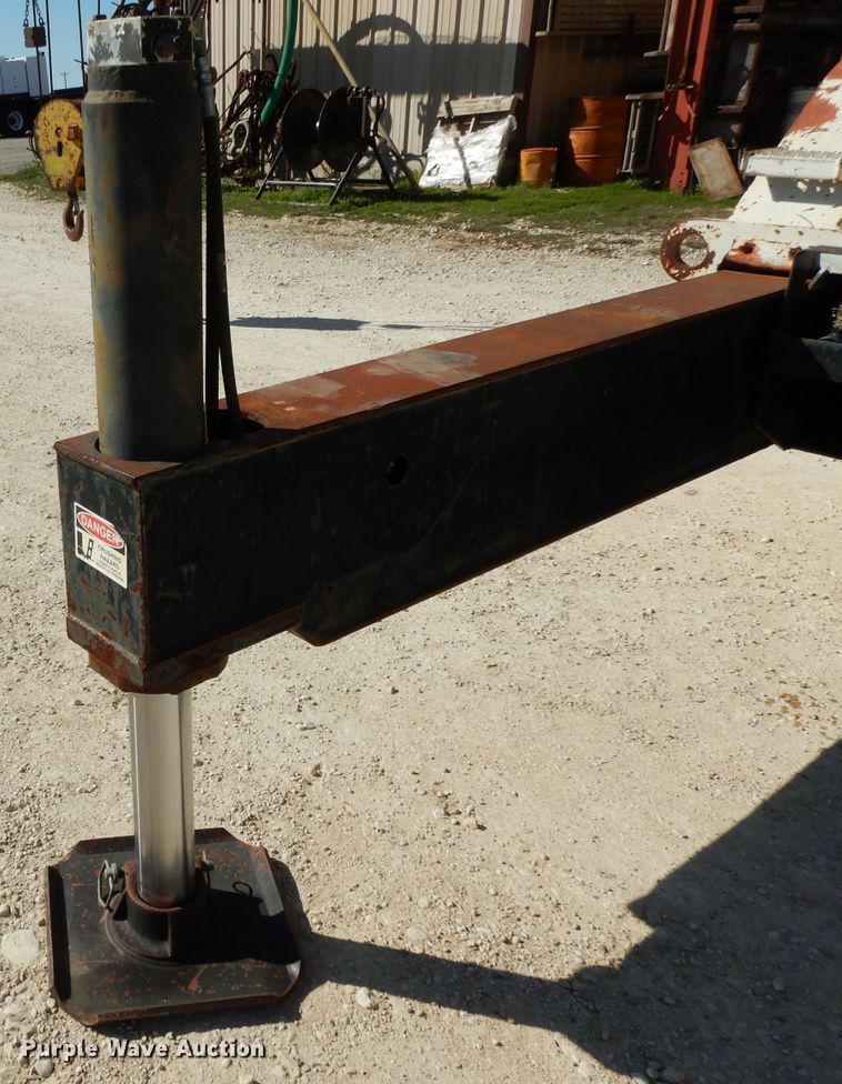 image for item DH2378 1999 P & H CN128 crane