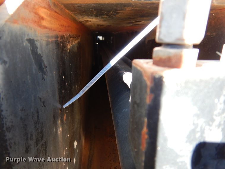 image for item DH2378 1999 P & H CN128 crane