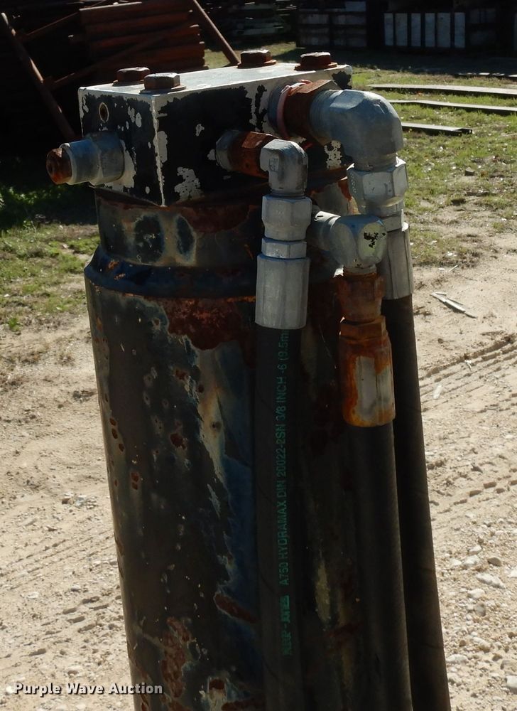 image for item DH2378 1999 P & H CN128 crane