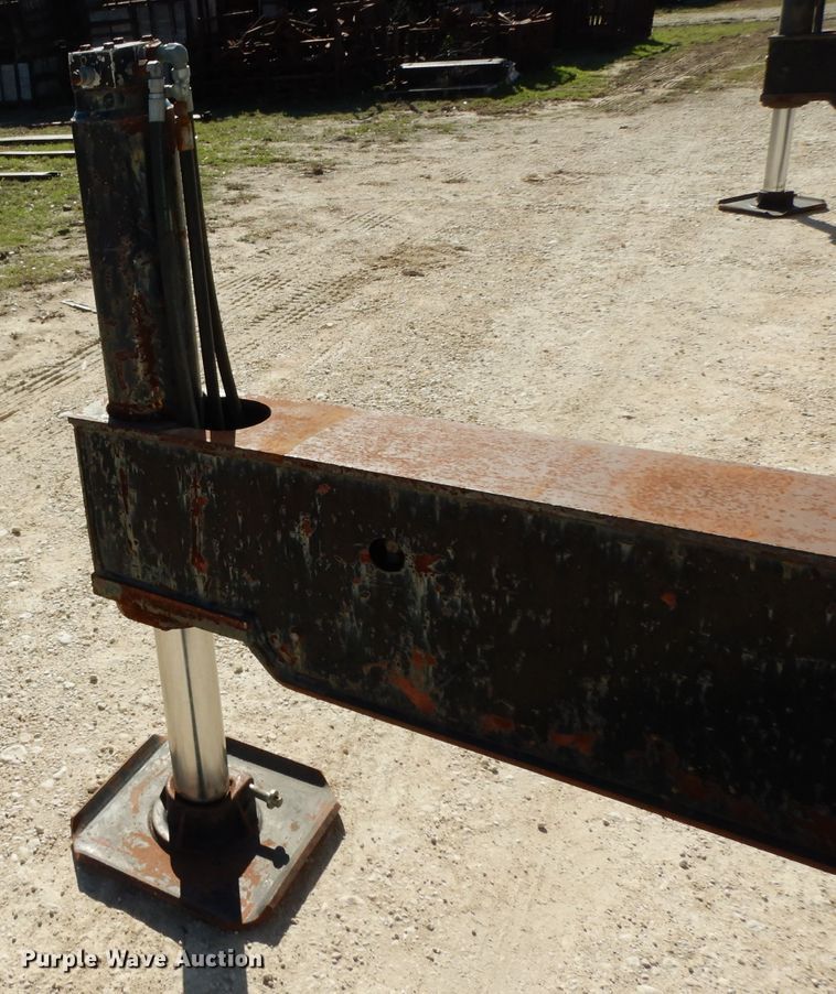 image for item DH2378 1999 P & H CN128 crane