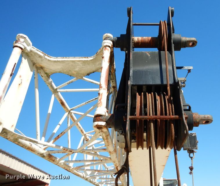 image for item DH2378 1999 P & H CN128 crane