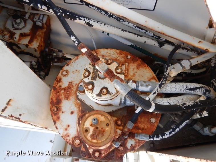 image for item DH2378 1999 P & H CN128 crane