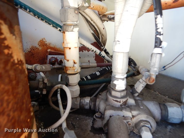 image for item DH2378 1999 P & H CN128 crane