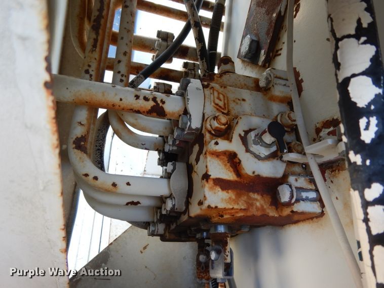 image for item DH2378 1999 P & H CN128 crane