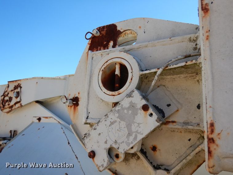 image for item DH2378 1999 P & H CN128 crane