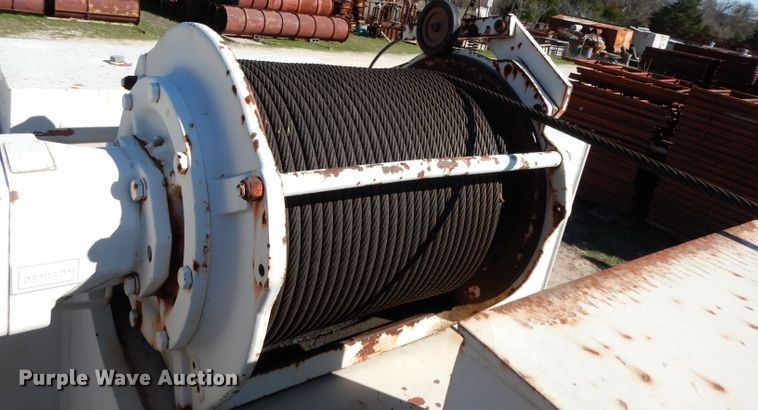 image for item DH2378 1999 P & H CN128 crane