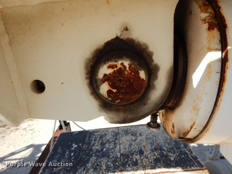 image for item DH2378 1999 P & H CN128 crane